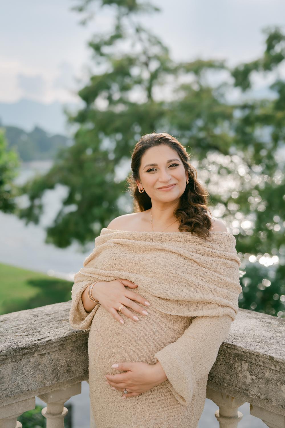 Avani. Bellagio maternity session