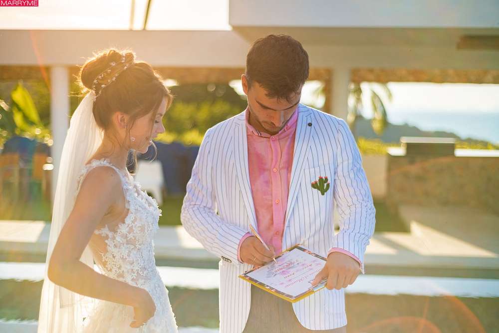 Villa Blue Wed