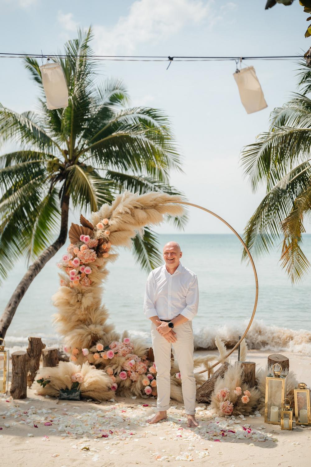 white lotus wedding 