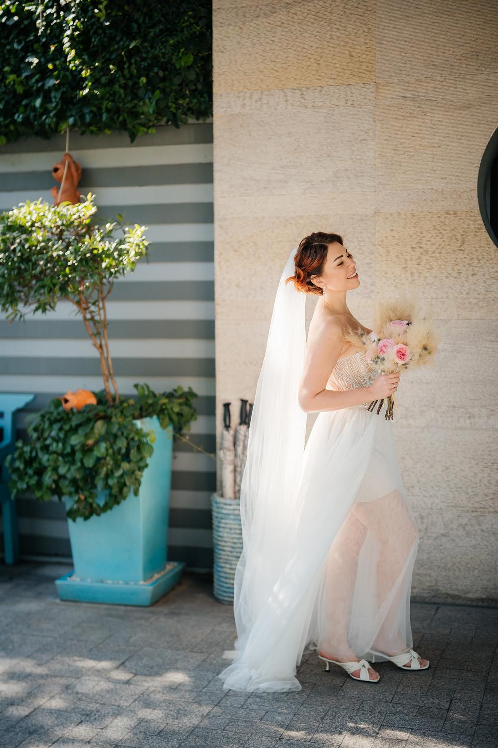 white lotus wedding 