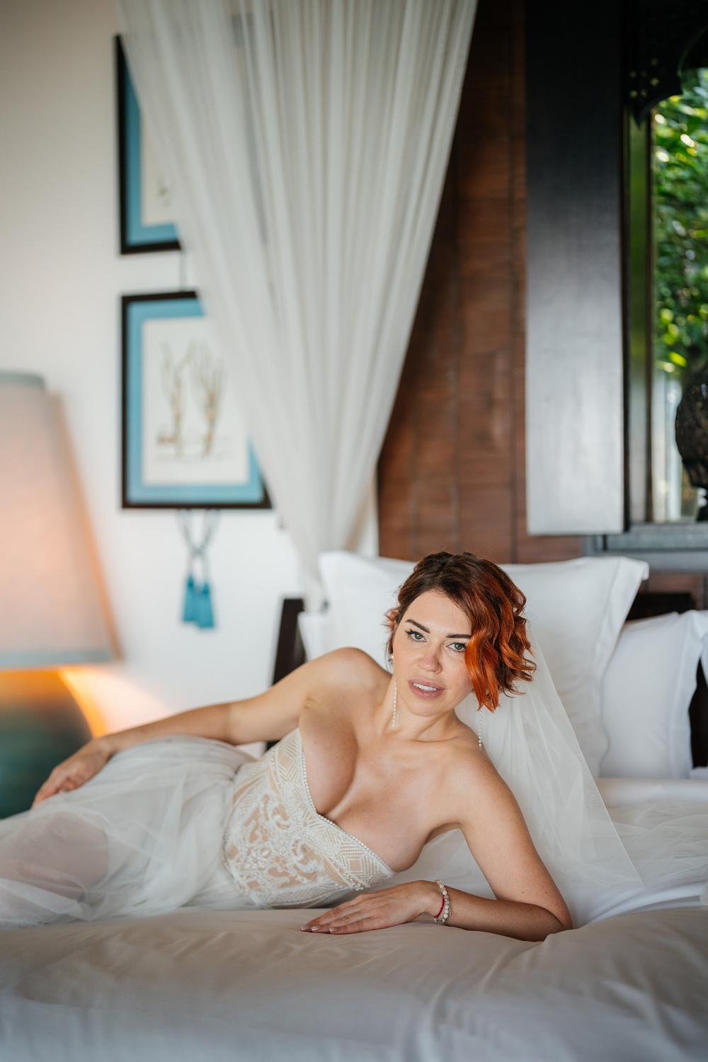 white lotus wedding 
