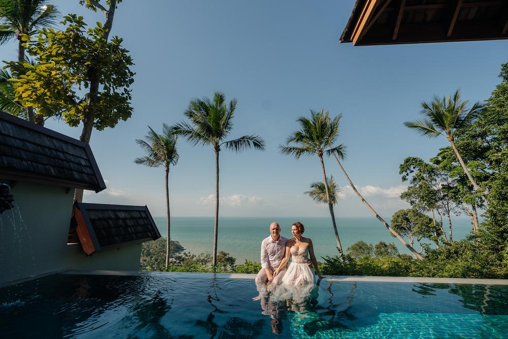 white lotus wedding 