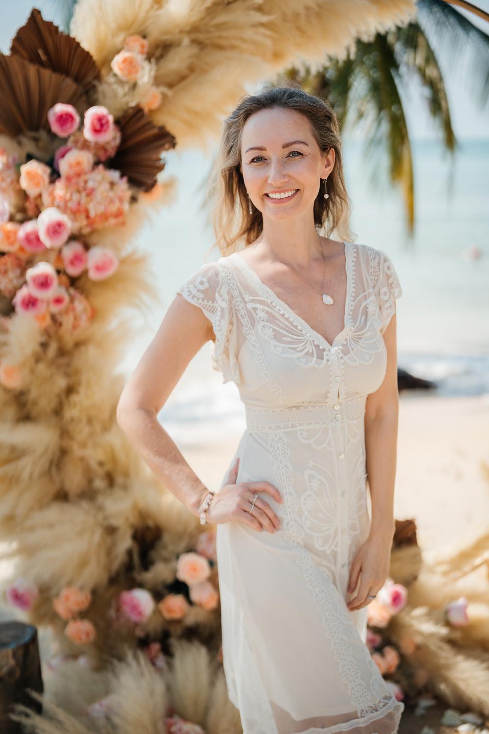 white lotus wedding 