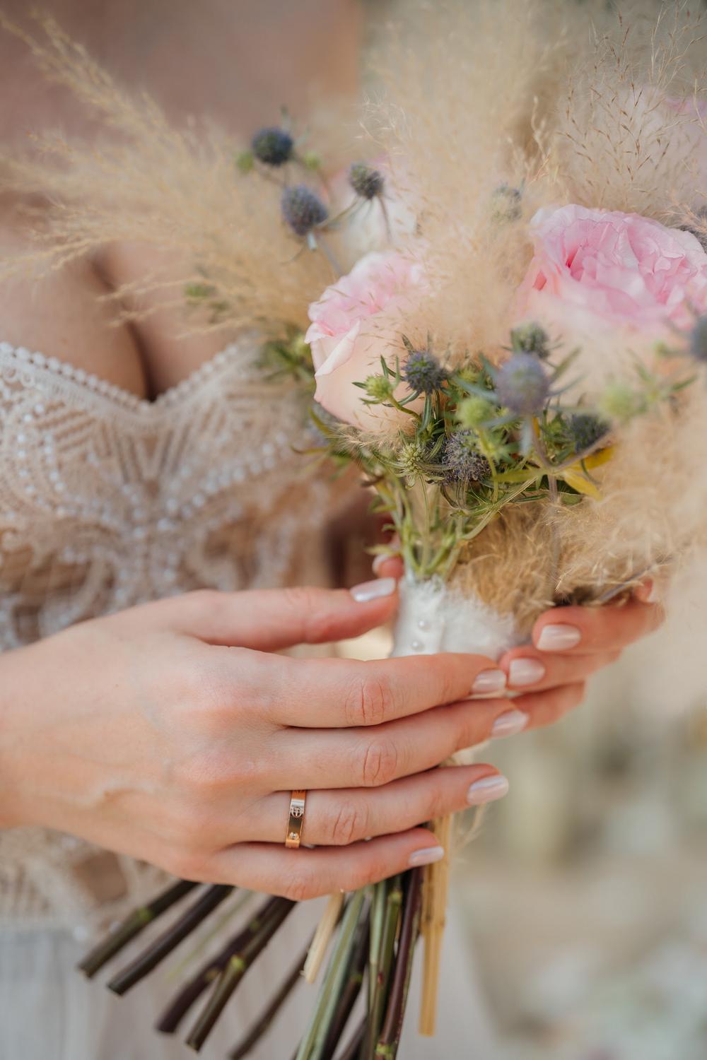 white lotus wedding 