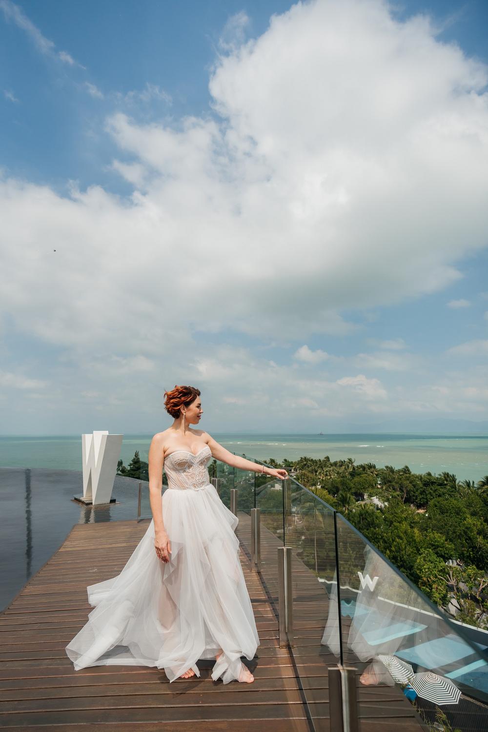 white lotus wedding 