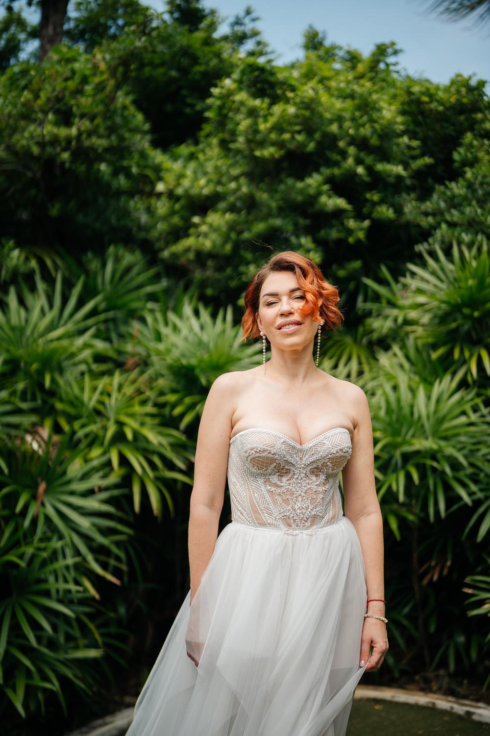 white lotus wedding 