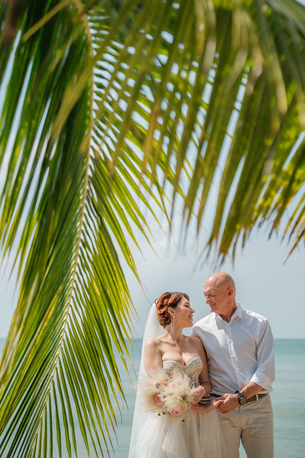 white lotus wedding 