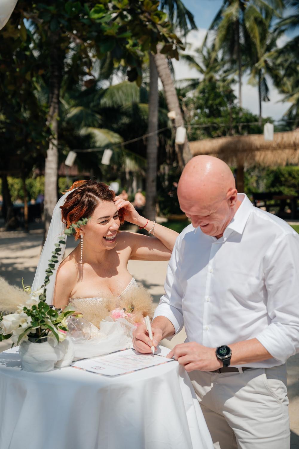 white lotus wedding 