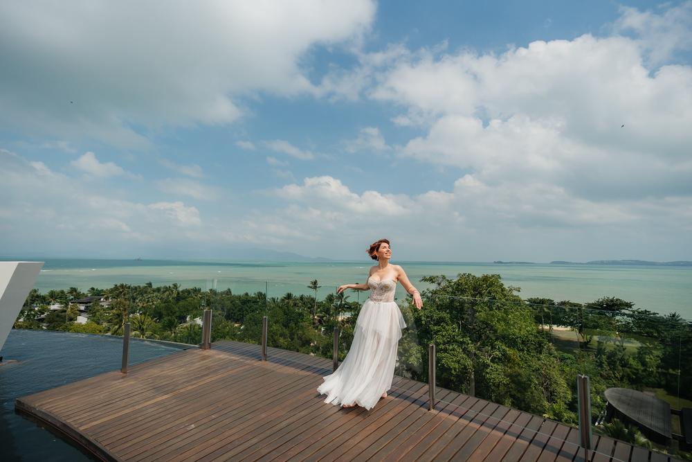 white lotus wedding 