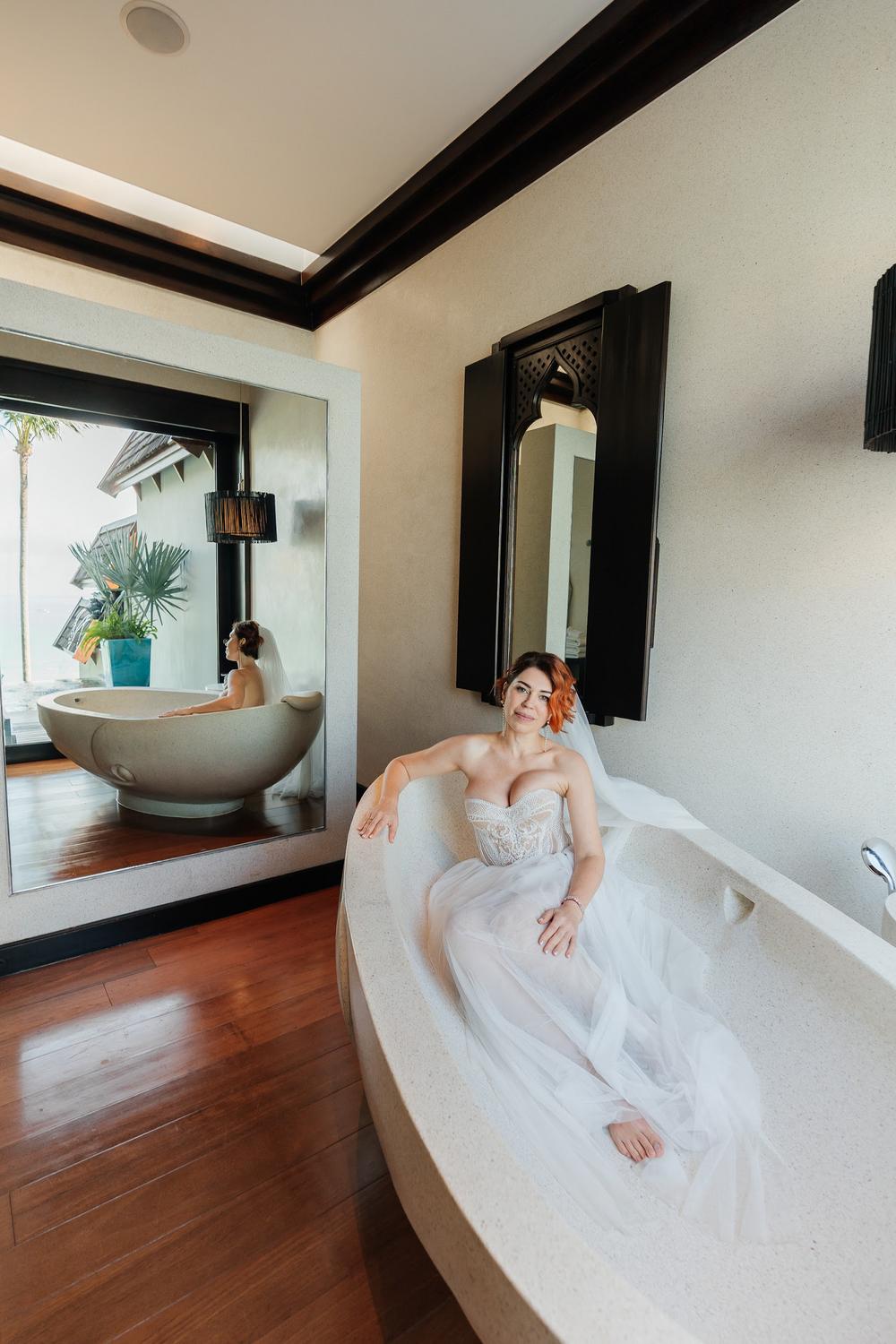 white lotus wedding 