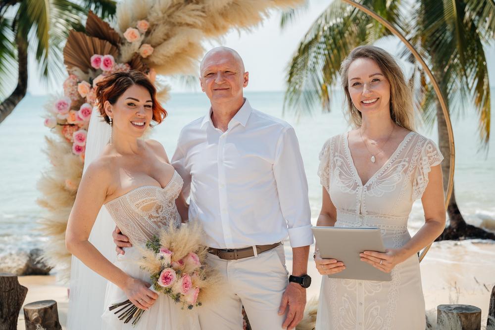 white lotus wedding 