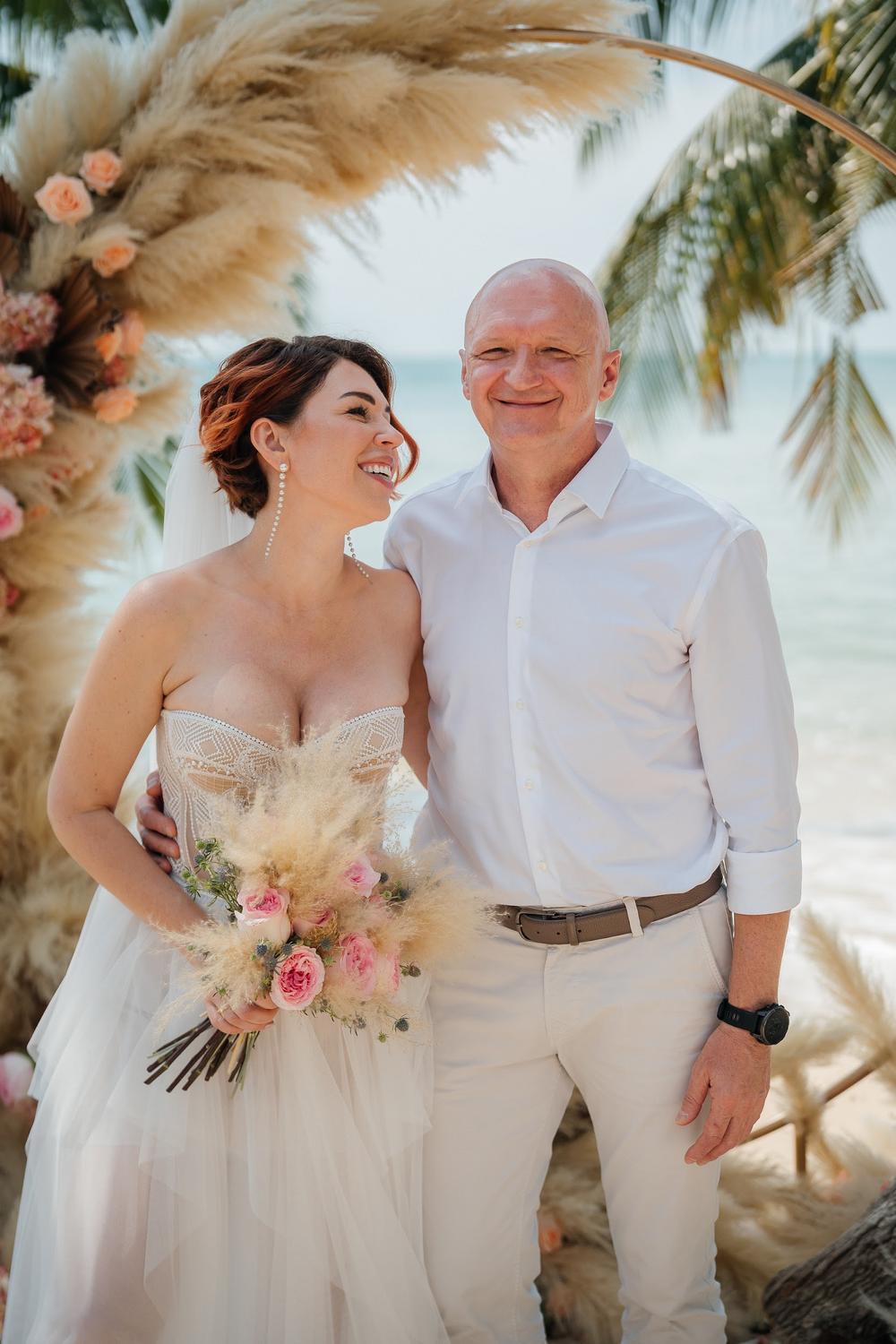 white lotus wedding 