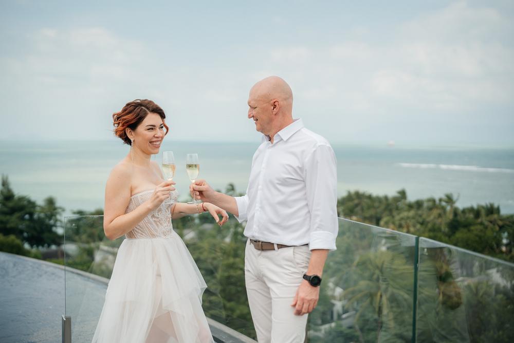 white lotus wedding 