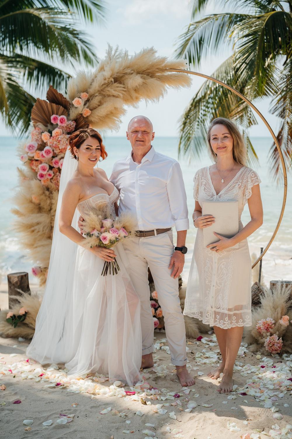 white lotus wedding 
