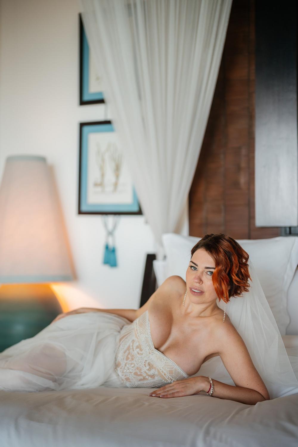 white lotus wedding 
