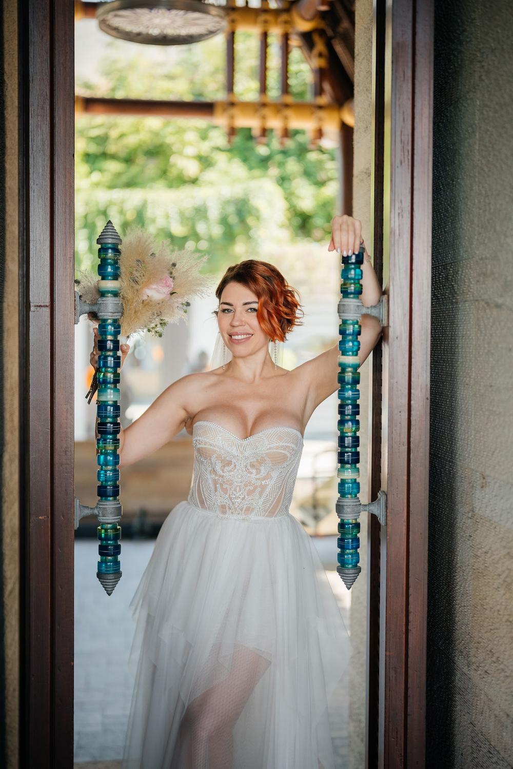 white lotus wedding 