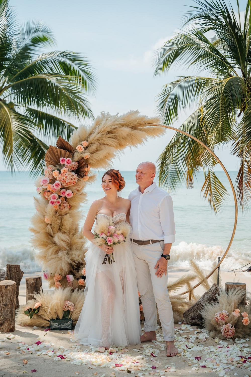 white lotus wedding 