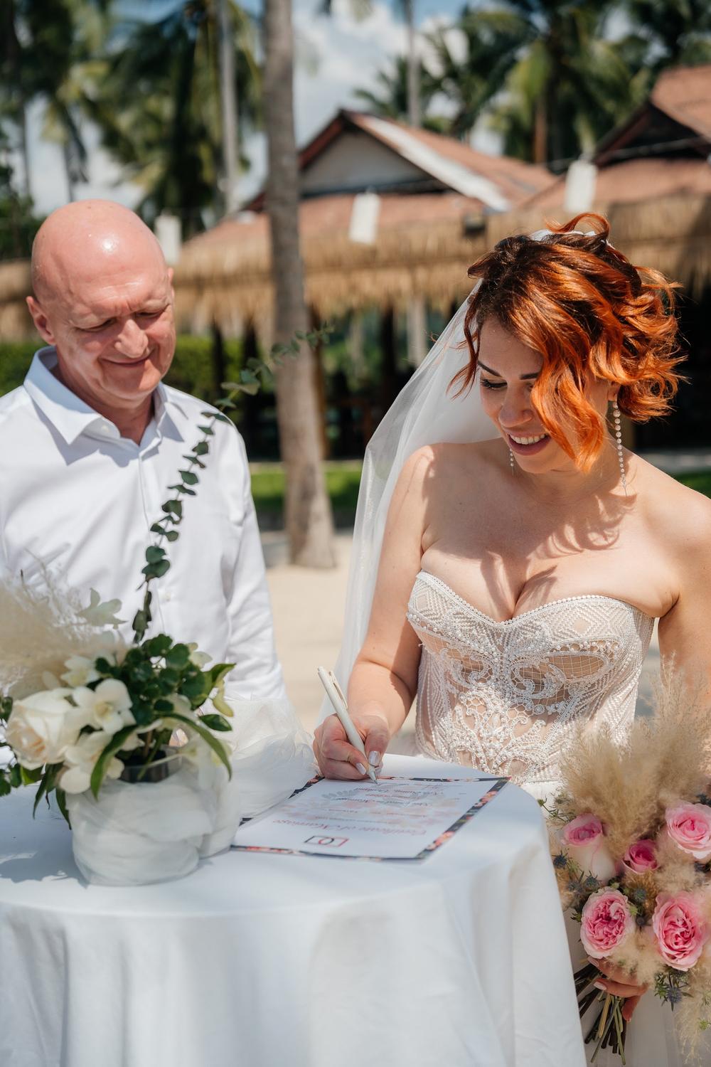 white lotus wedding 