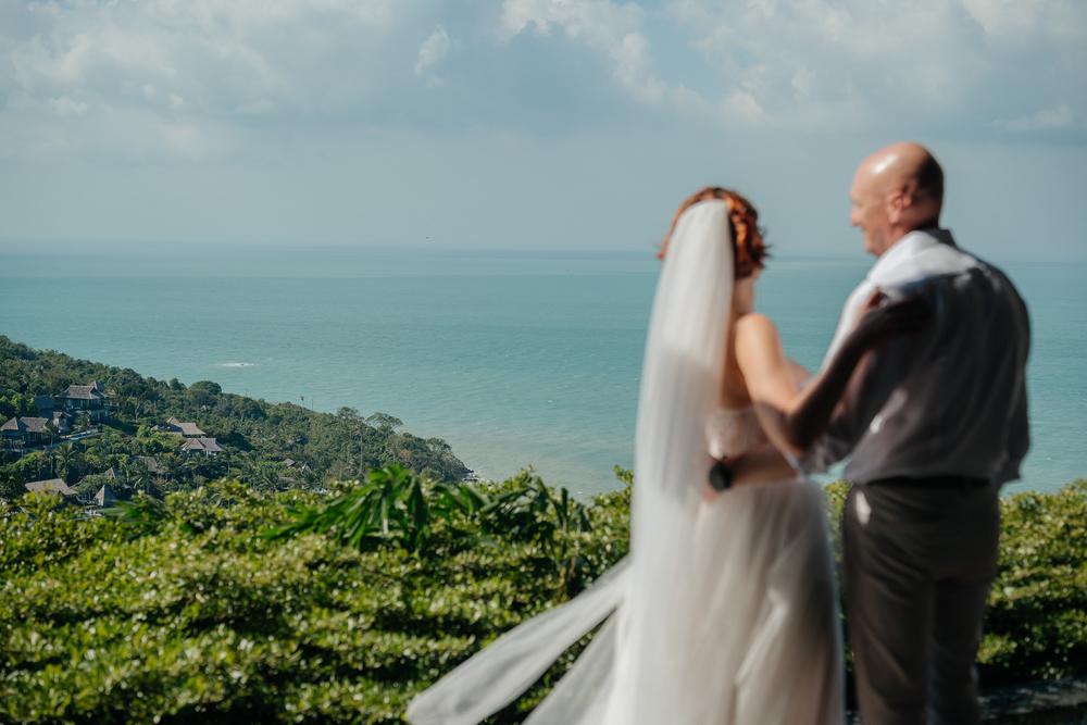 white lotus wedding 