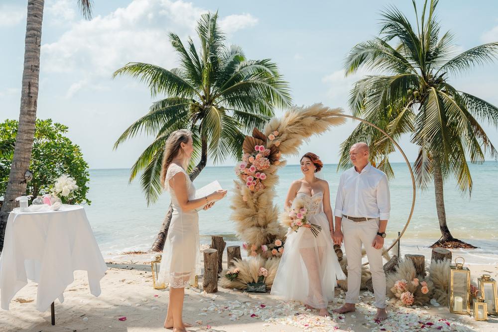 white lotus wedding 