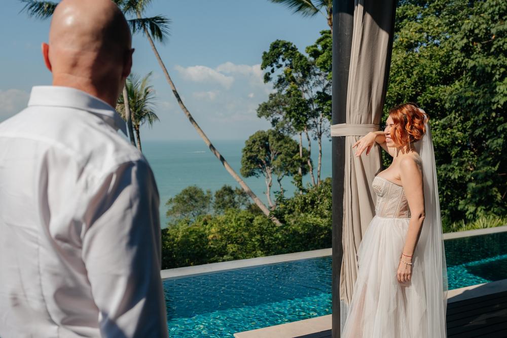 white lotus wedding 