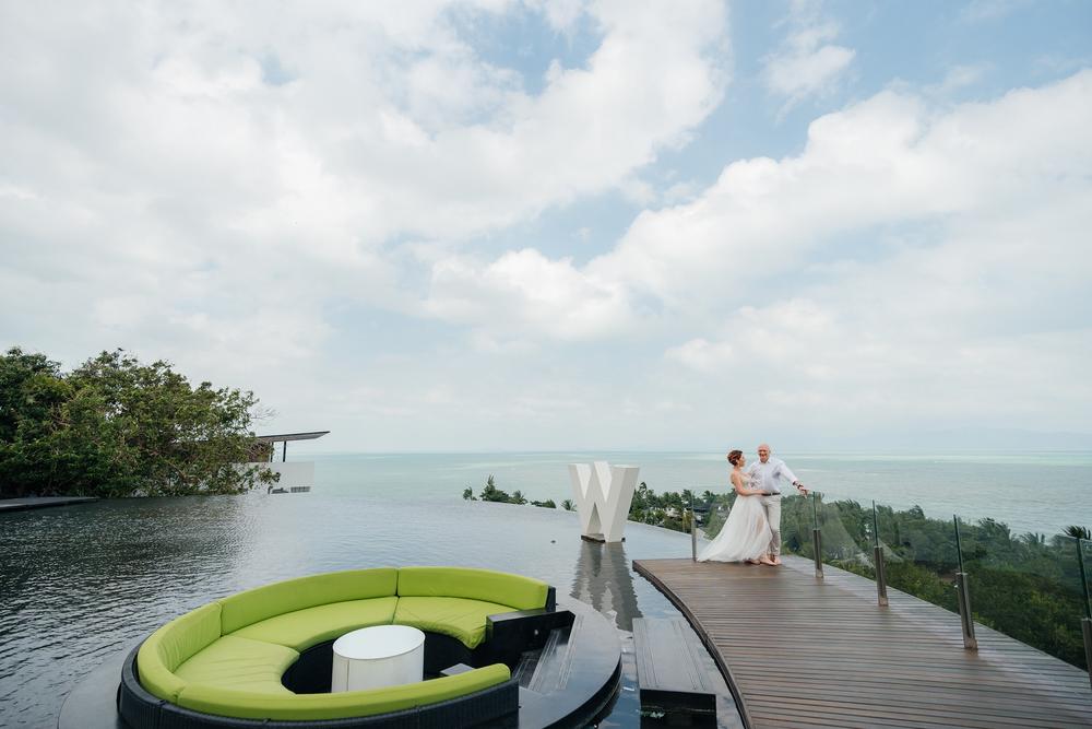 white lotus wedding 