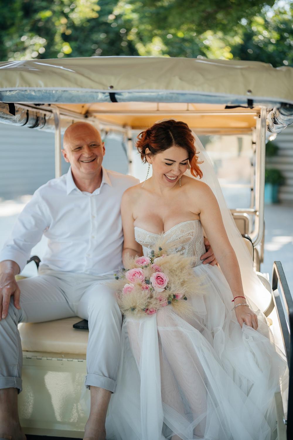 white lotus wedding 