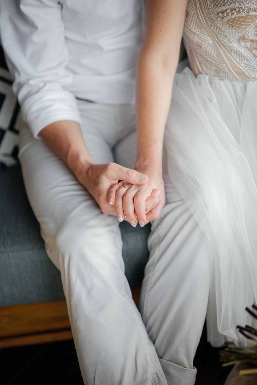 white lotus wedding 