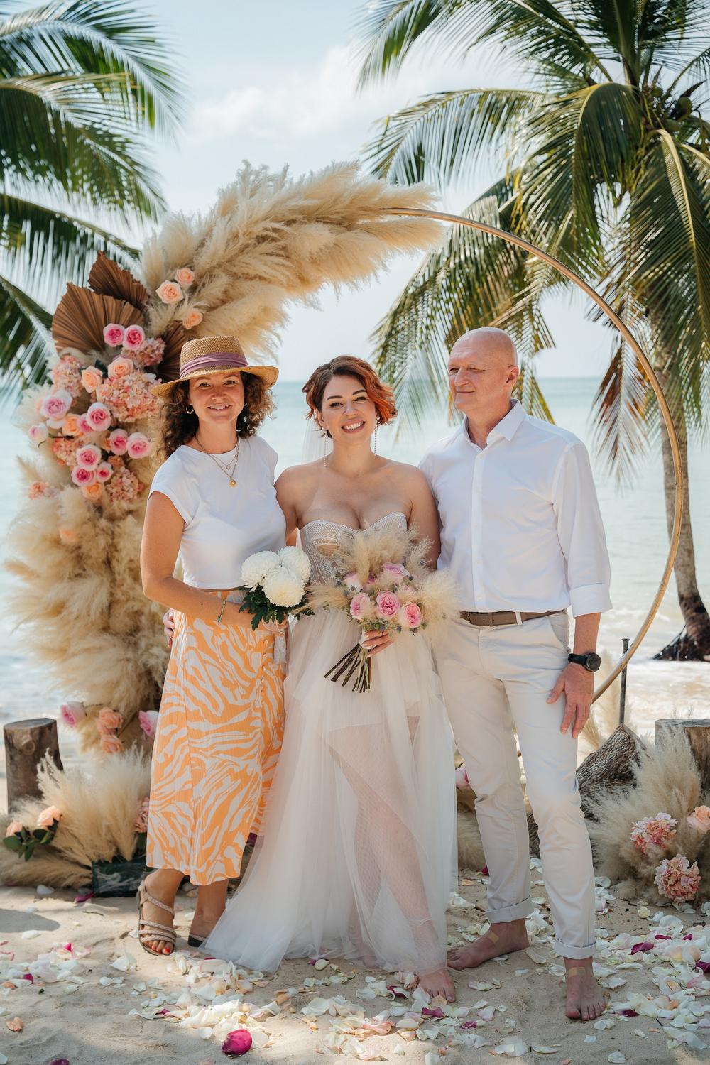 white lotus wedding 