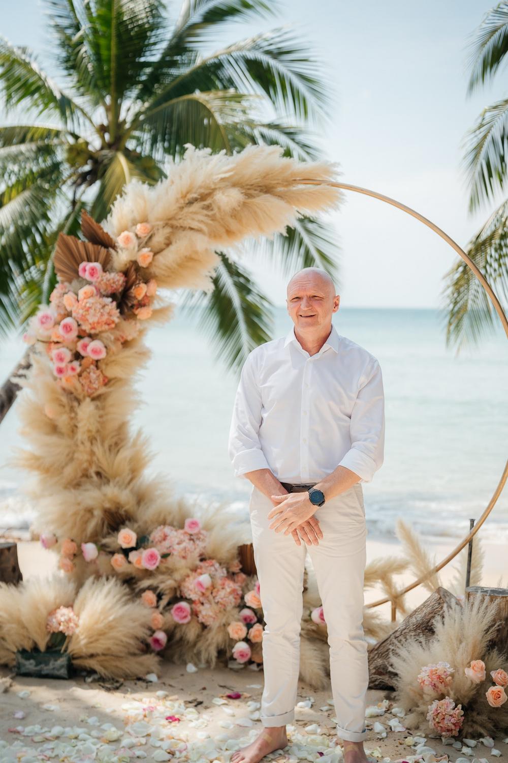 white lotus wedding 