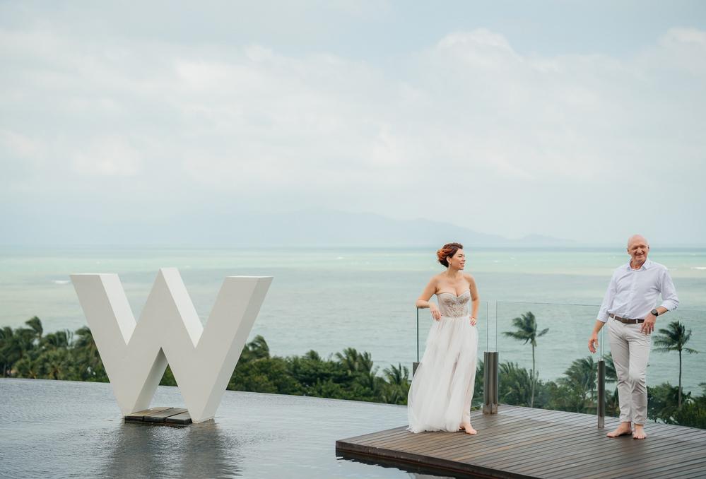 white lotus wedding 