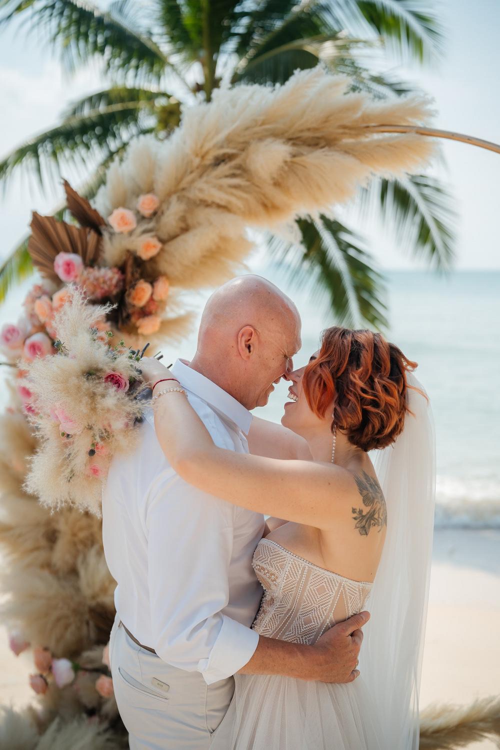 white lotus wedding 