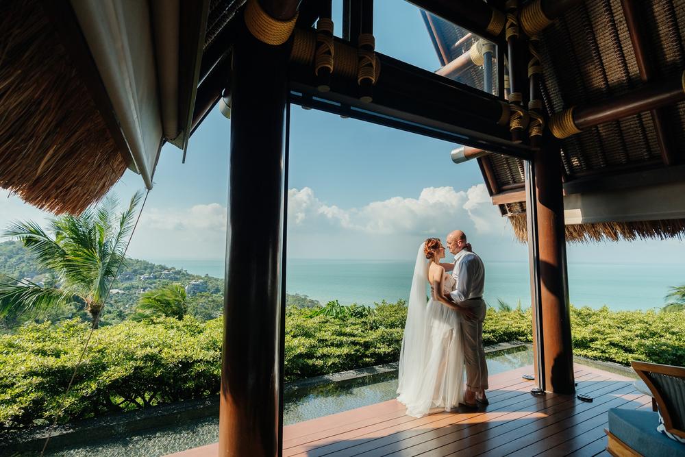 white lotus wedding 
