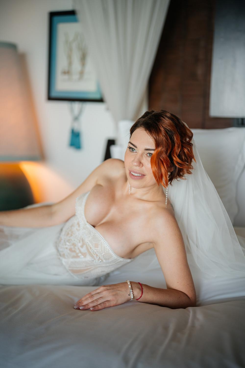 white lotus wedding 