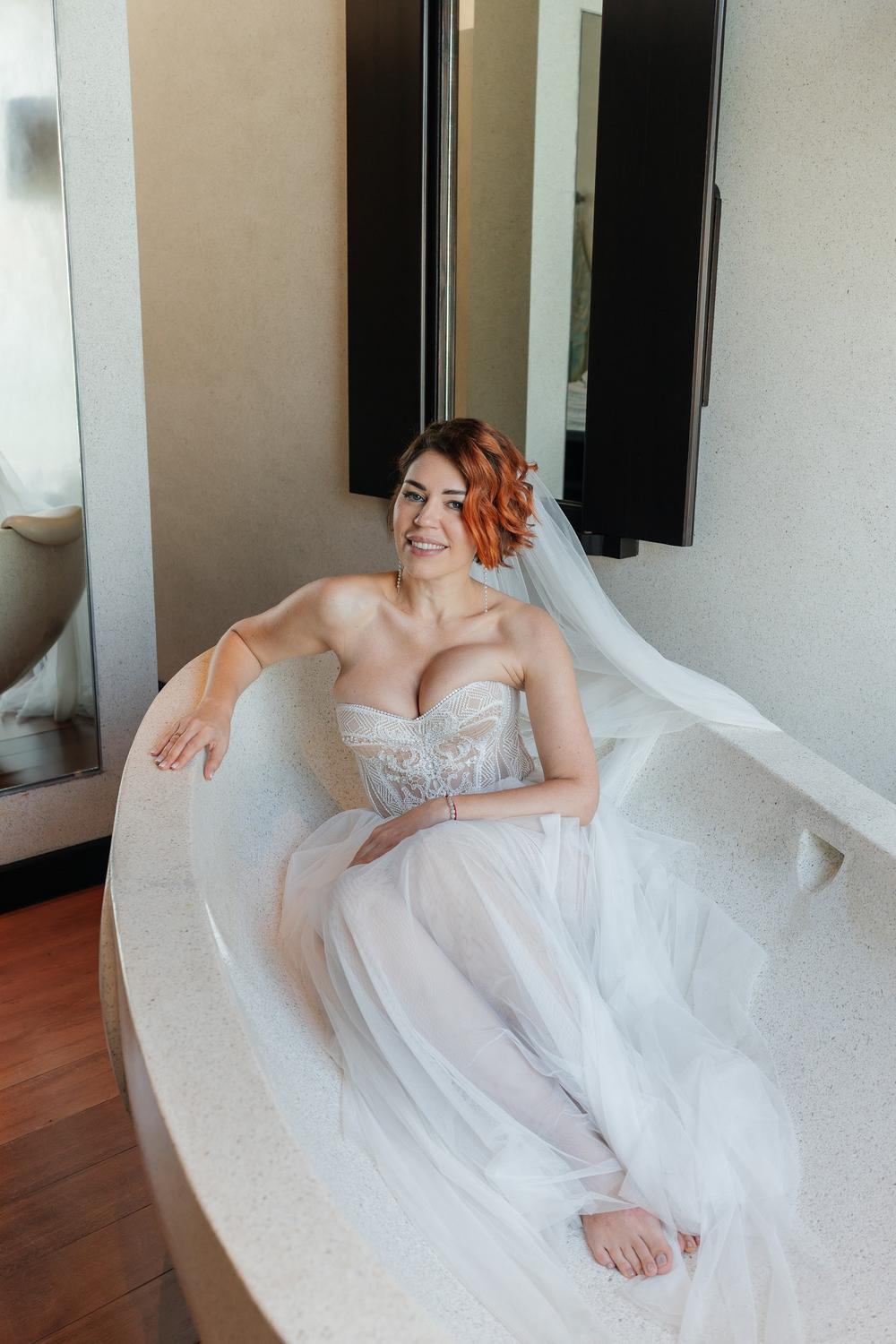 white lotus wedding 