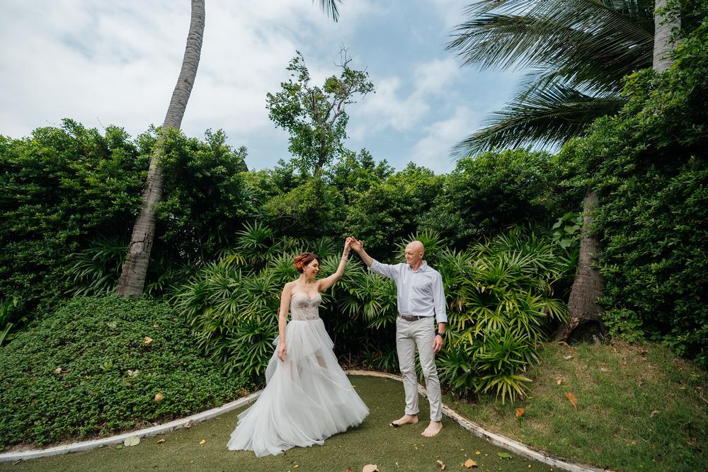 white lotus wedding 
