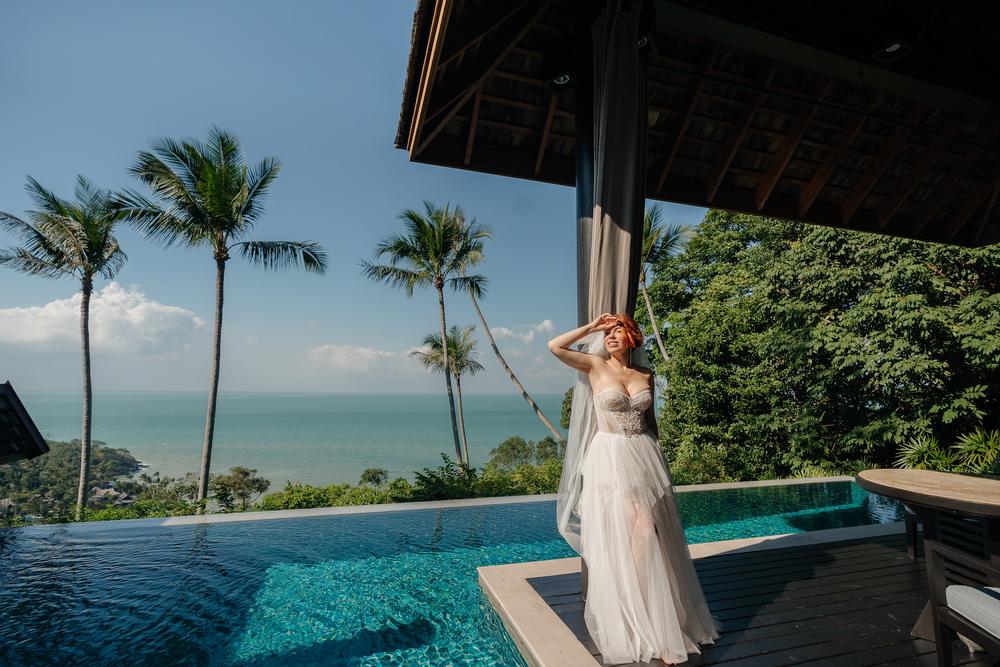 white lotus wedding 