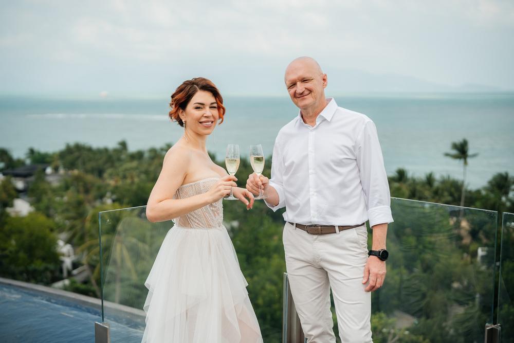 white lotus wedding 