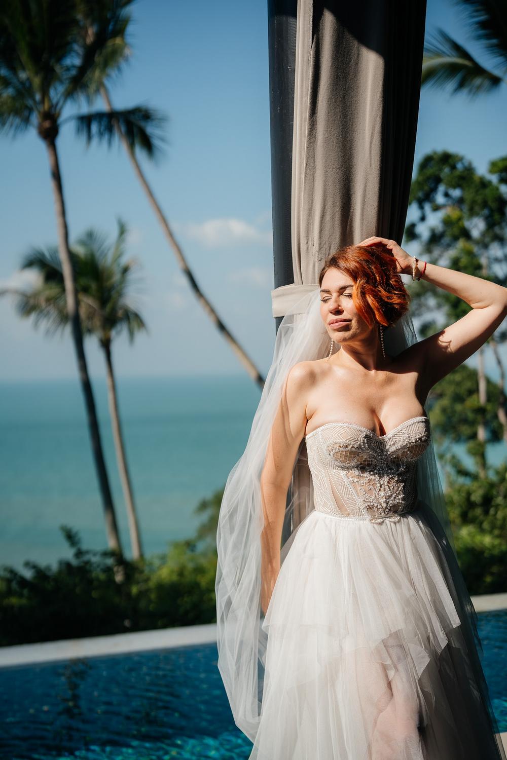 white lotus wedding 