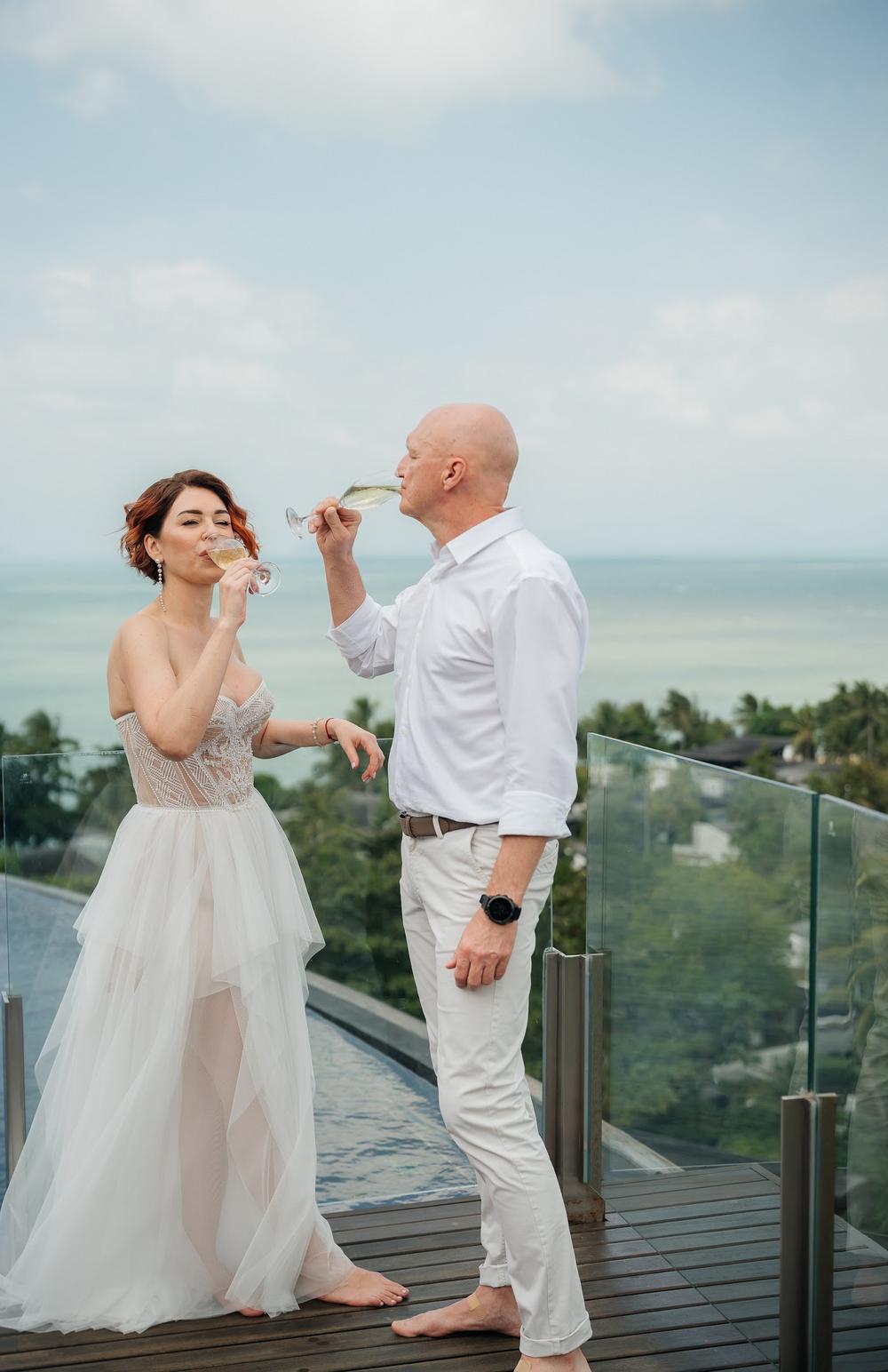 white lotus wedding 