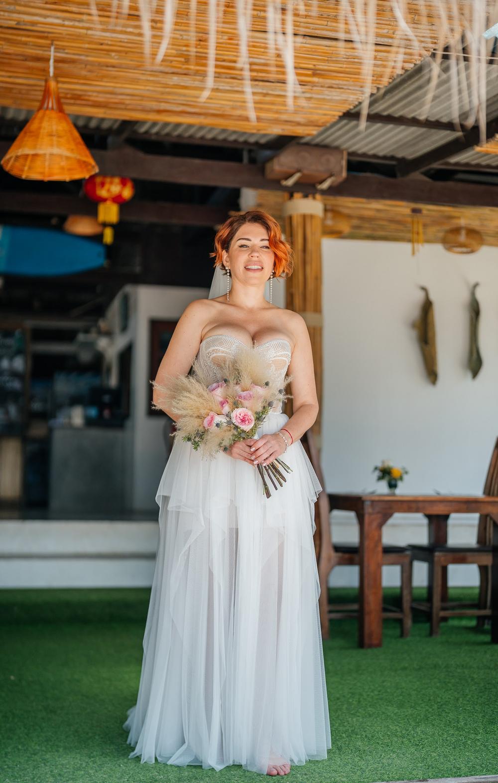 white lotus wedding 