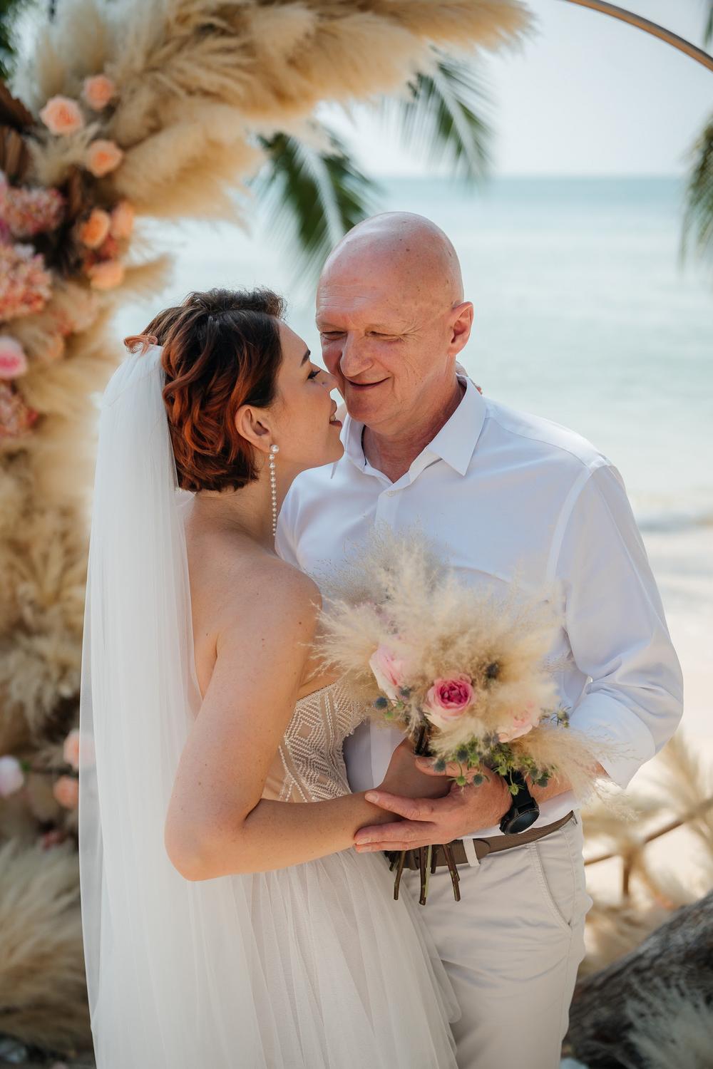 white lotus wedding 