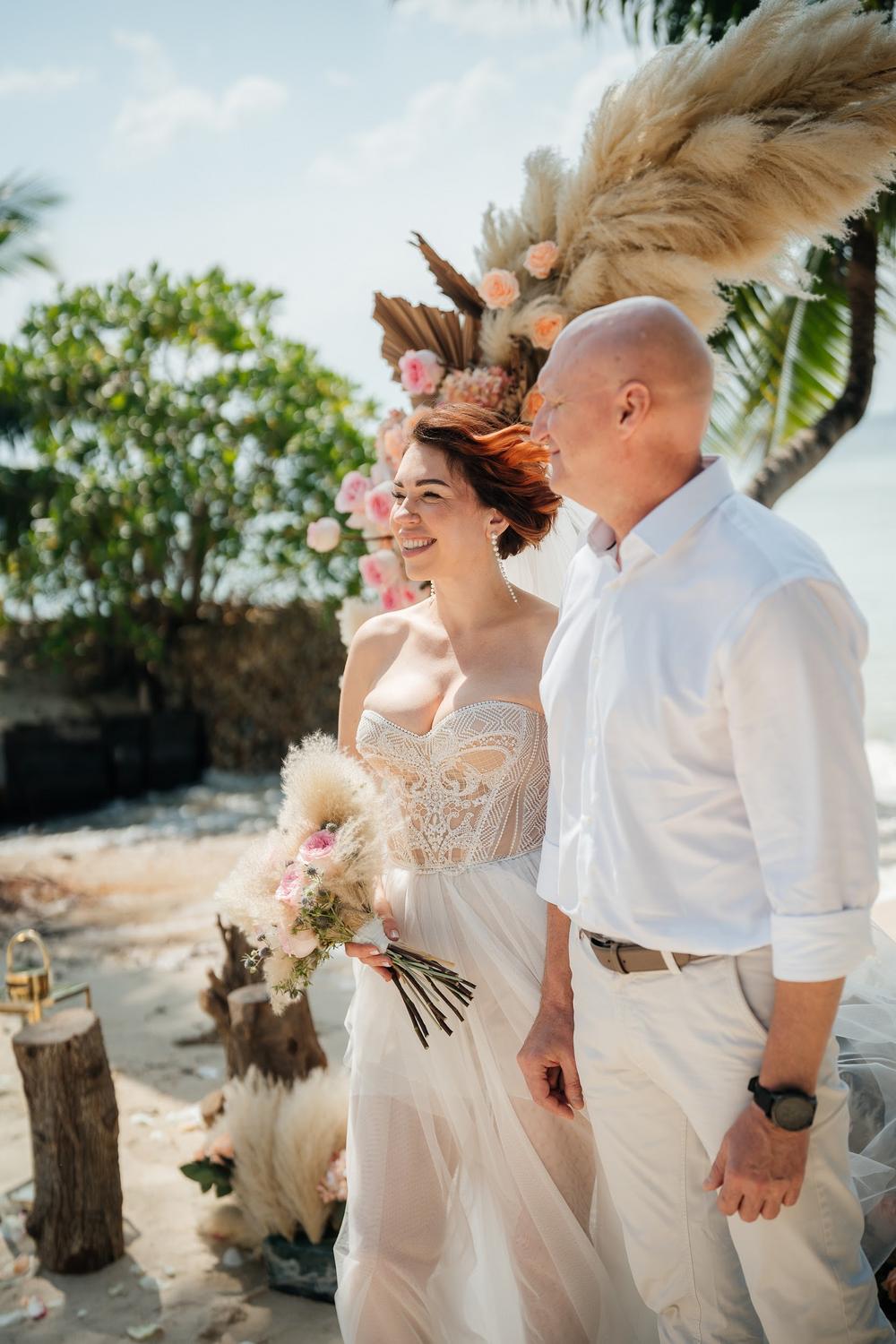white lotus wedding 