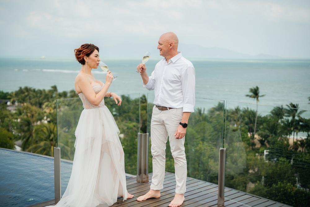 white lotus wedding 