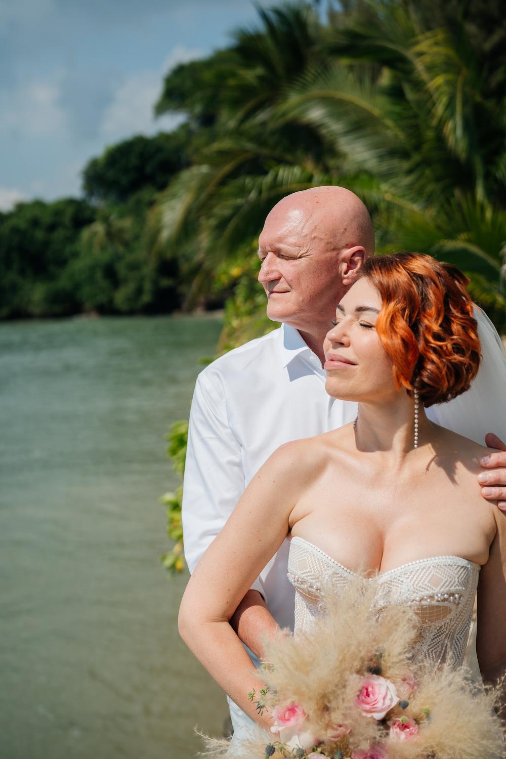 white lotus wedding 