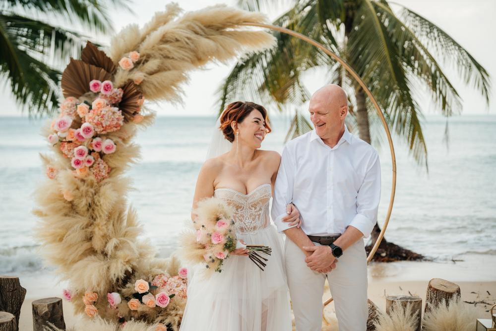 white lotus wedding 