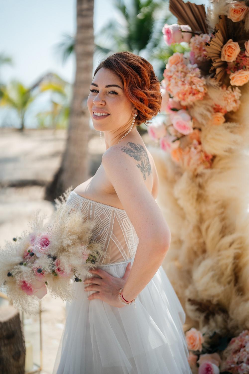white lotus wedding 