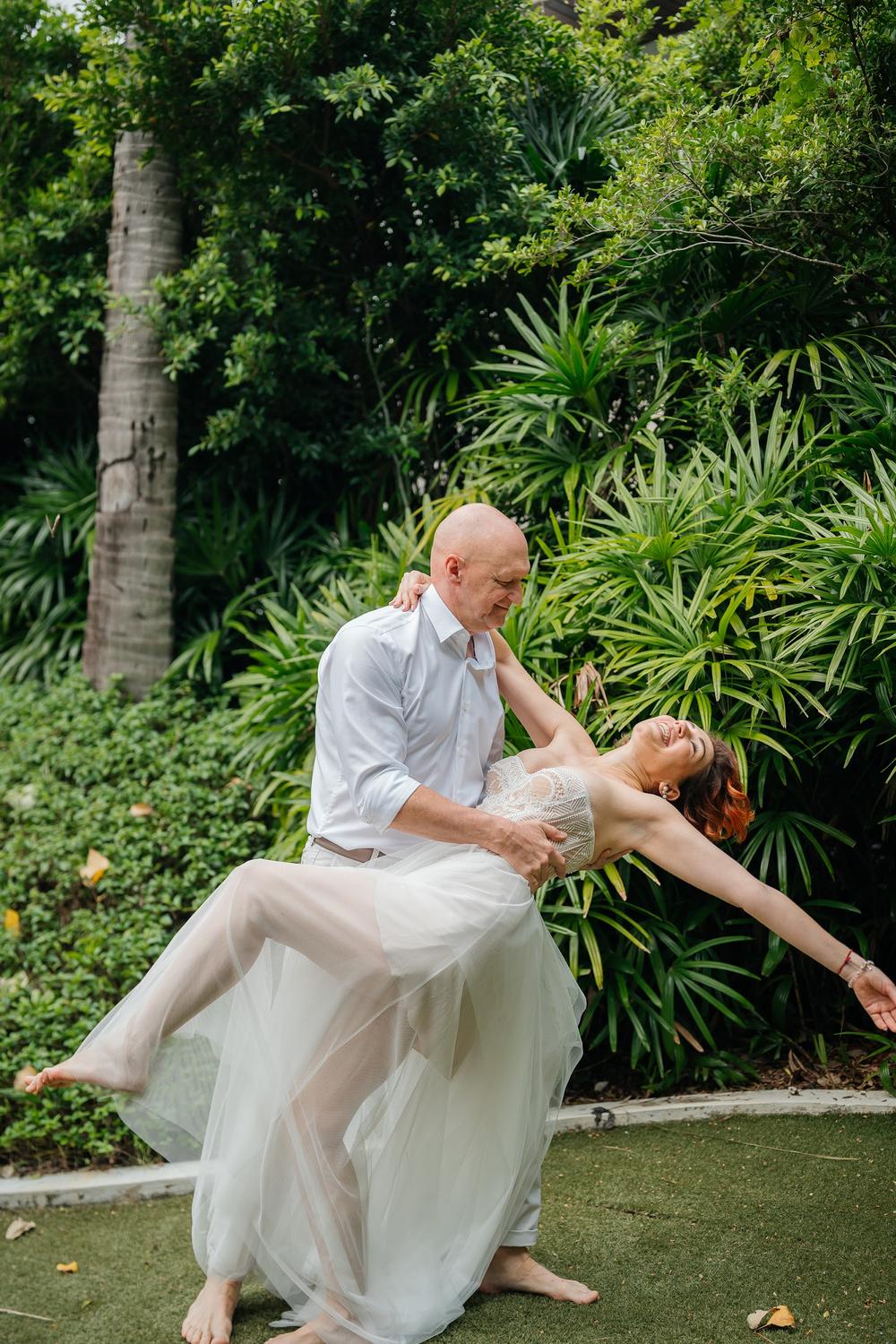 white lotus wedding 