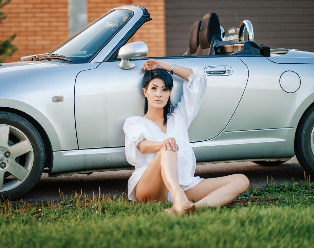 фотосессия Красноярск фотограф девушка красивые ноги автомобиль кабриолет природа место  