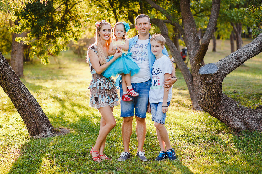 HAPPY FAMILY